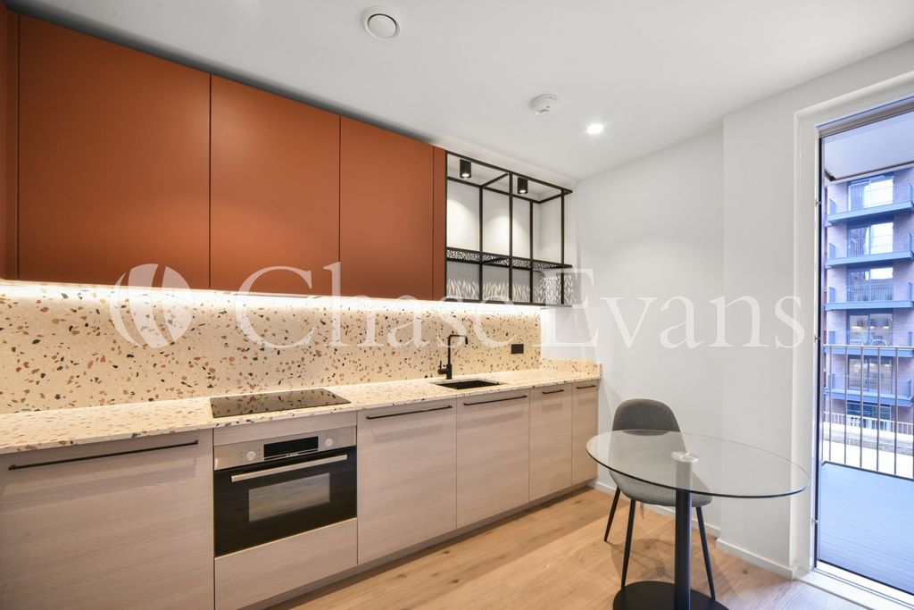 Property photo 2 of 12 Kitchen