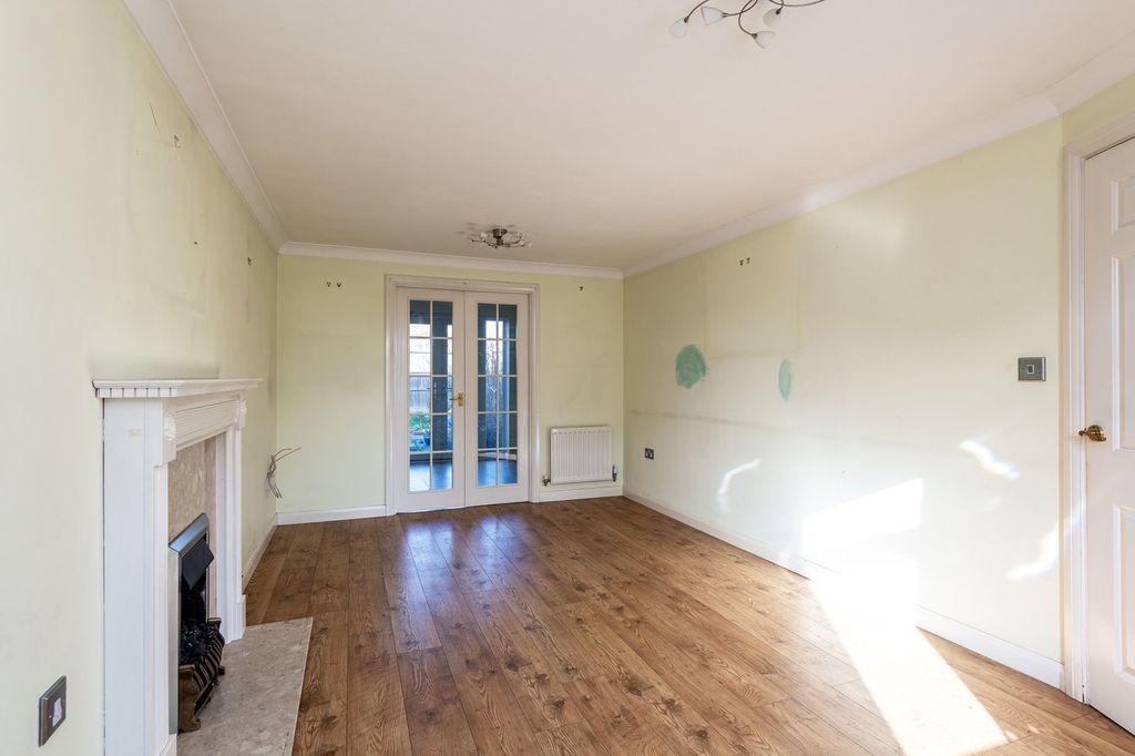 Property photo 3 of 20