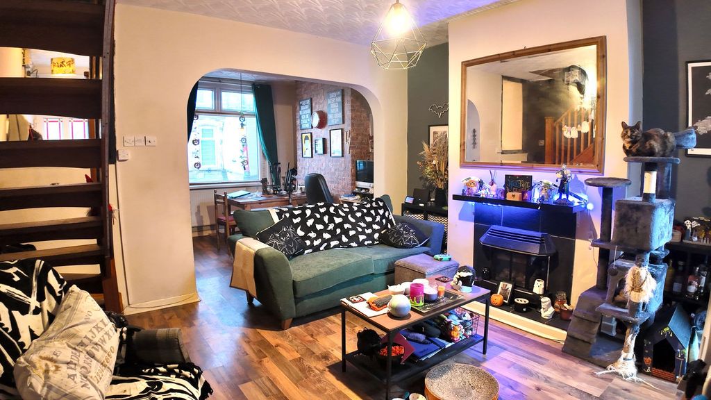 Property photo 2 of 24