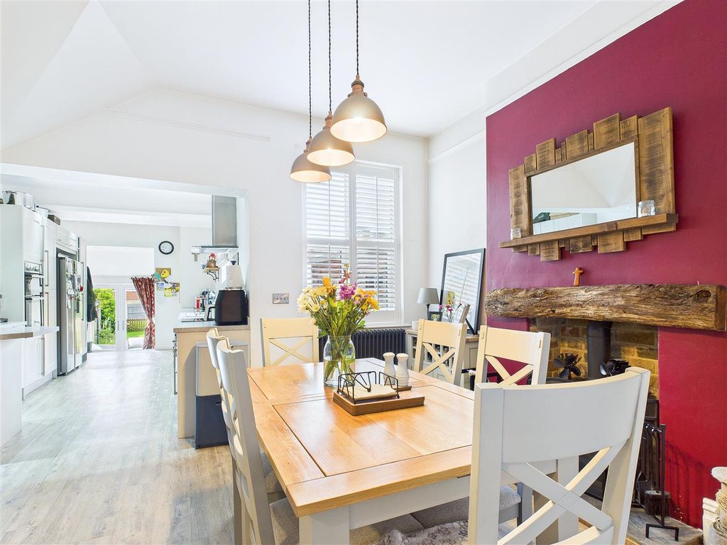 Property photo 1 of 36 Malvern Street, Stapenhill (11).Jpg