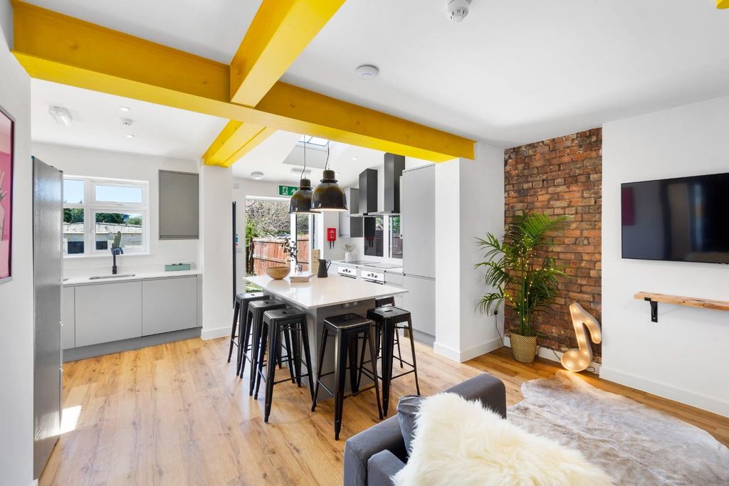 Property photo 2 of 11 2.Jpg