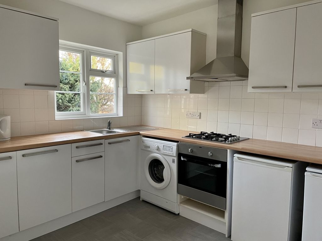 Property photo 3 of 7 6 Audley Court Ki...