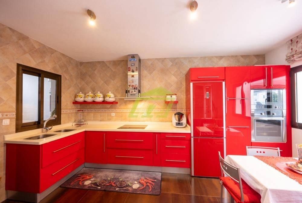 Property photo 3 of 21