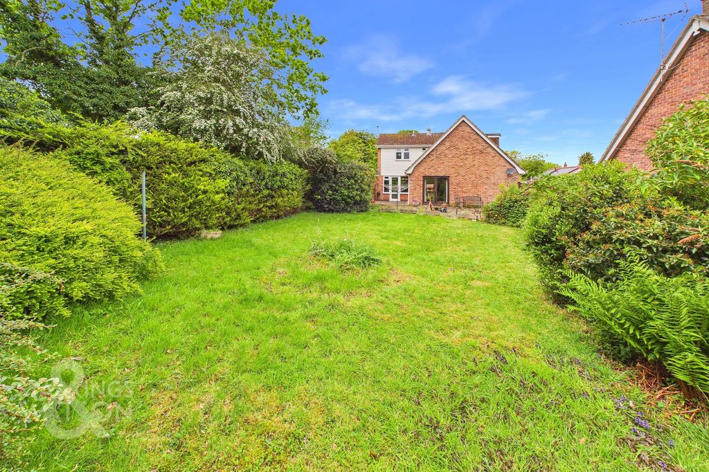 Property photo 2 of 28