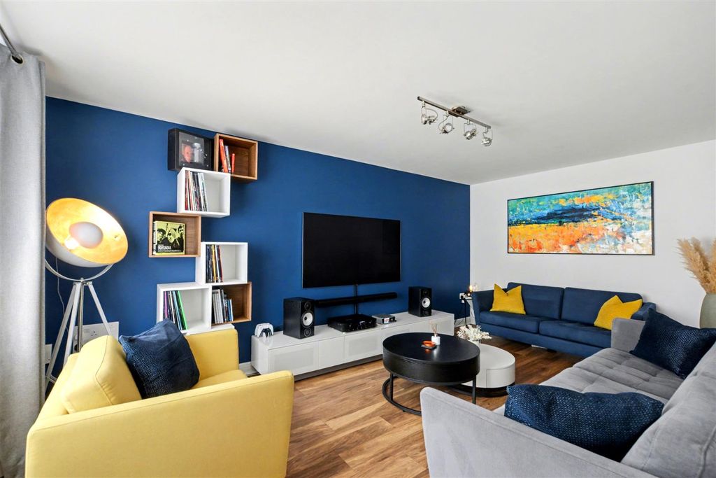 Property photo 2 of 26 Lounge_1.Jpeg