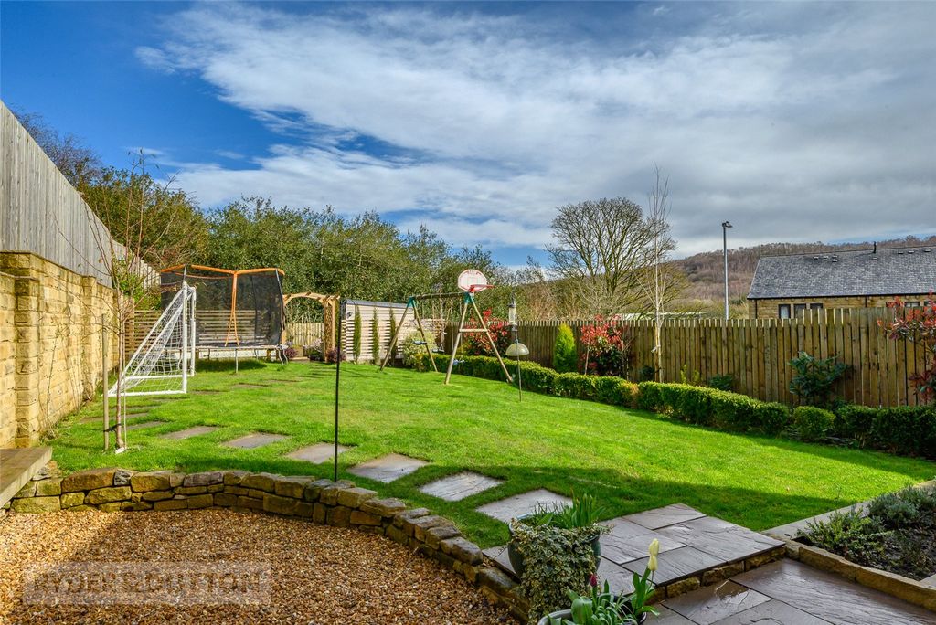 Property photo 2 of 29 Rear Garden