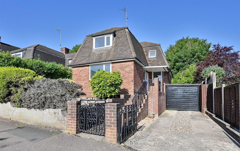 Property photo 1 of 14 2 Caesars Road-32.Jpg