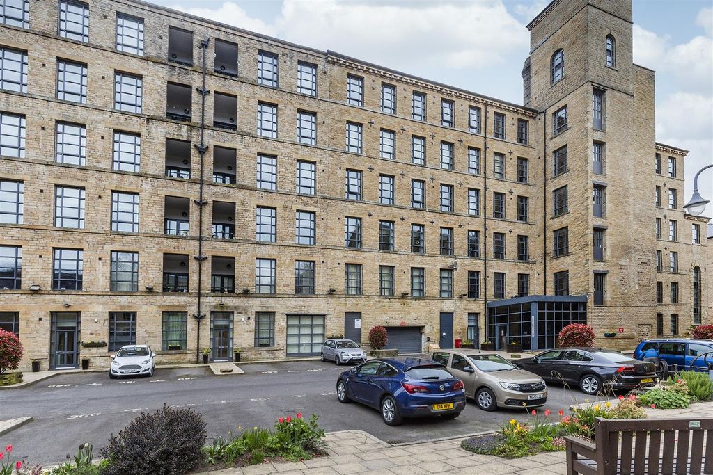 Property photo 1 of 22