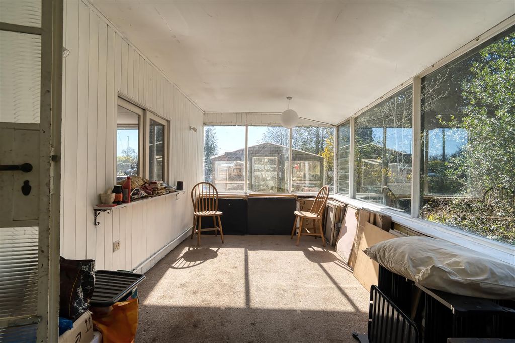 Property photo 2 of 10 Garden Room