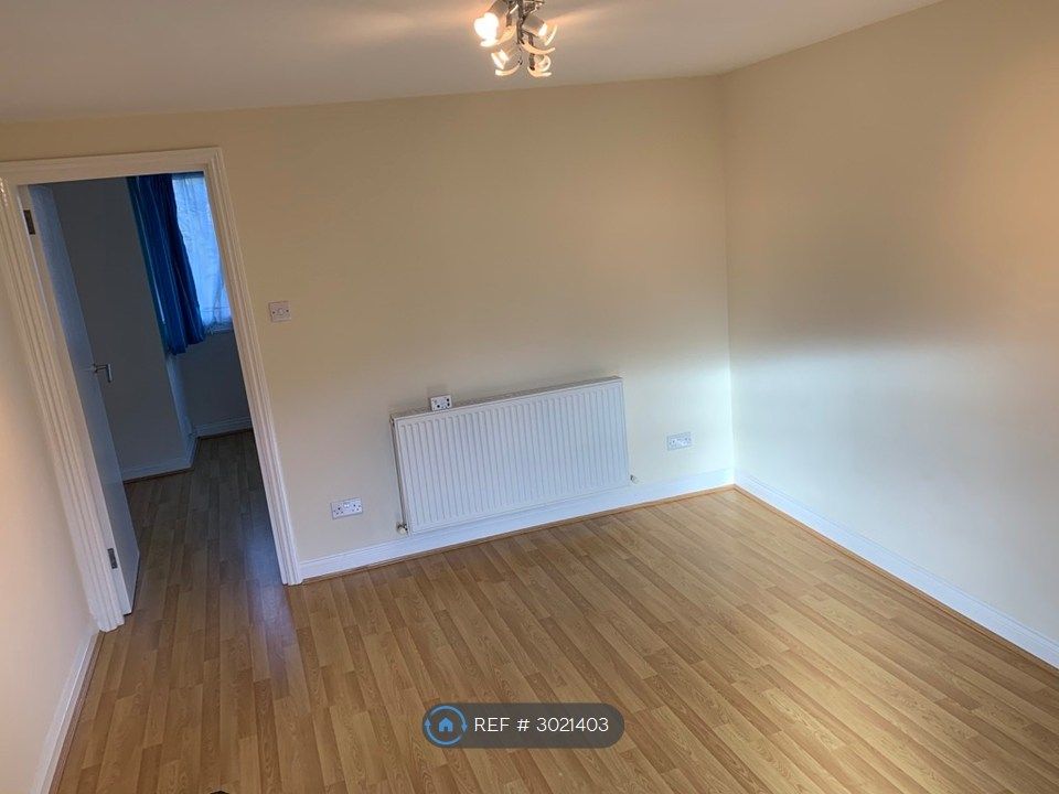 Property photo 2 of 19 Living Room