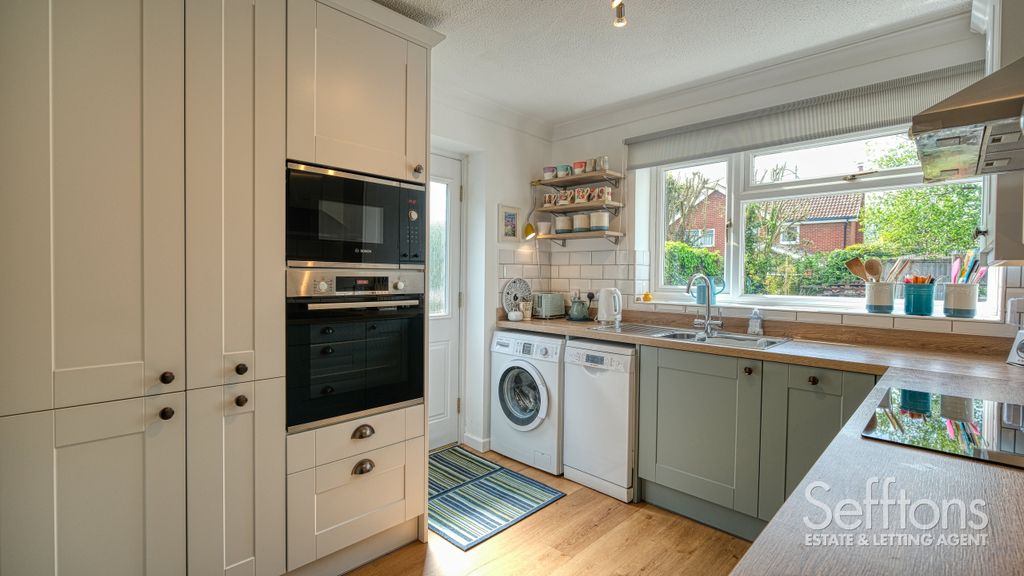 Property photo 2 of 21 Dscf0943_12