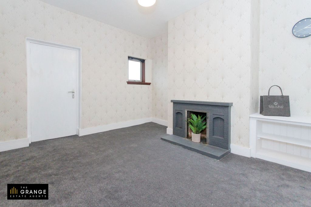 Property photo 3 of 37