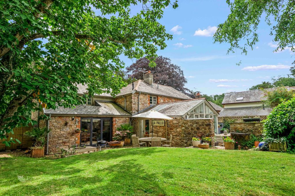 Property photo 1 of 30