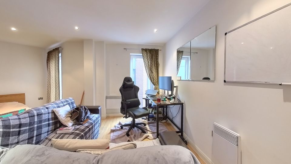 Property photo 3 of 12