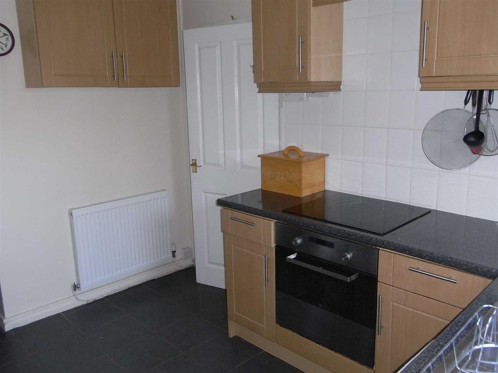 Property photo 3 of 7 Kitchen