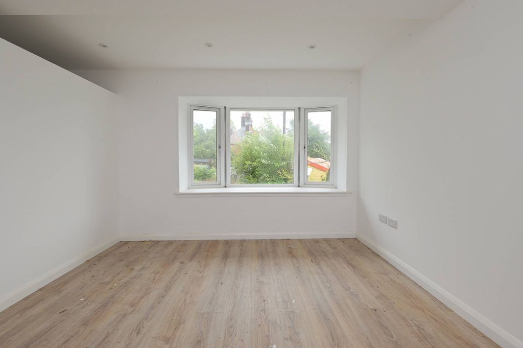 Property photo 2 of 30