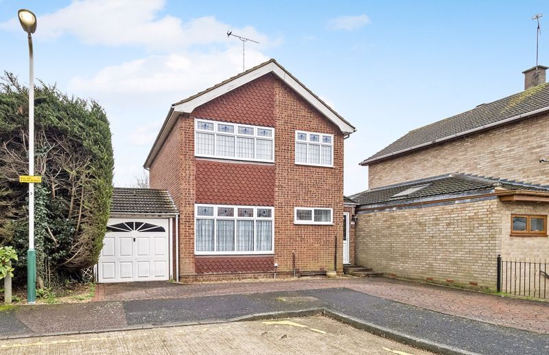 Property photo 1 of 16 Three Bedroom Detached House