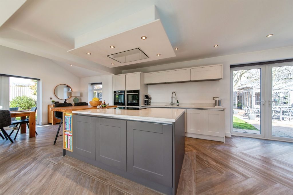 Property photo 3 of 24