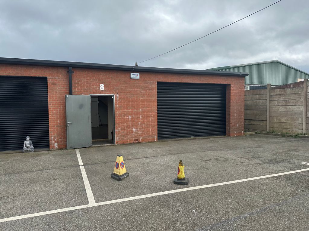 Property photo 2 of 8