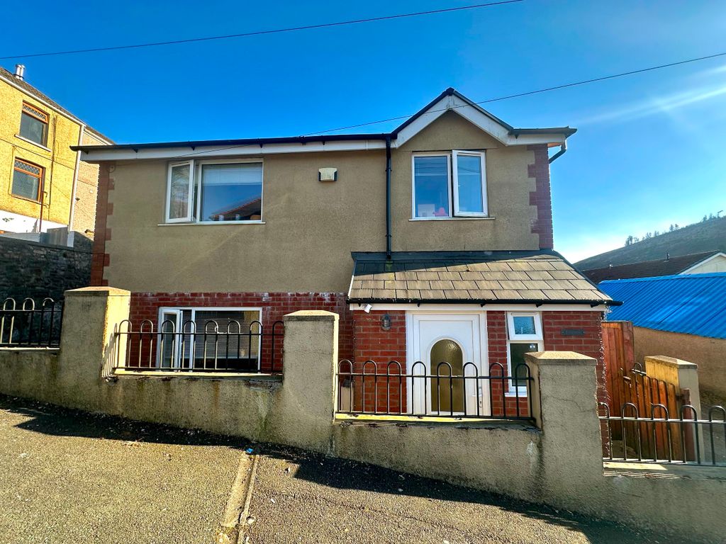 Property photo 1 of 33