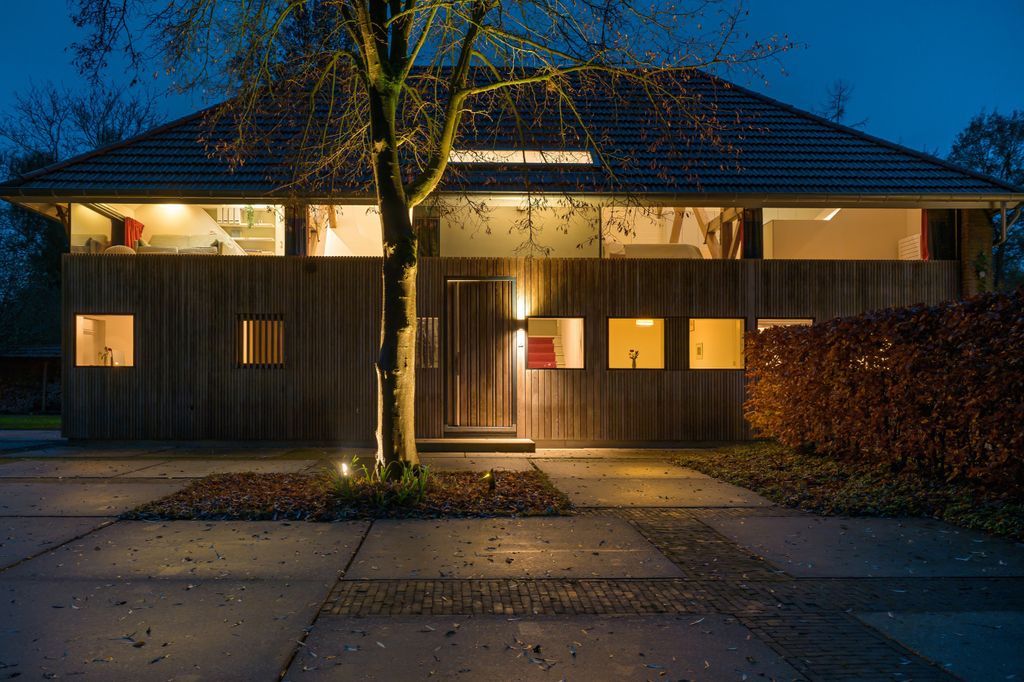 Property photo 3 of 57