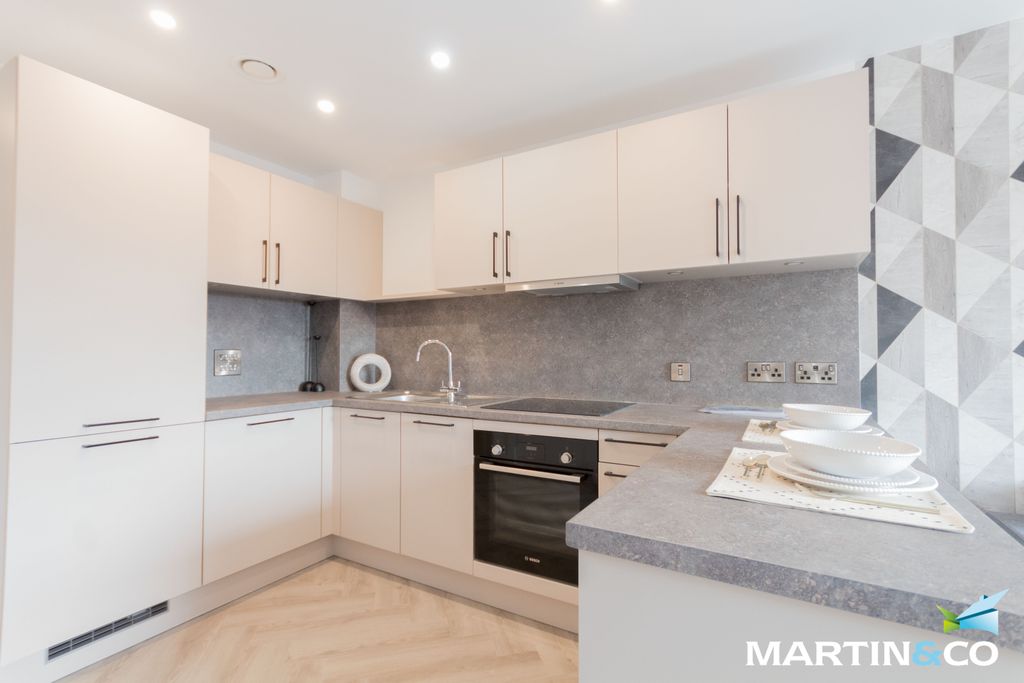 Property photo 2 of 12 4