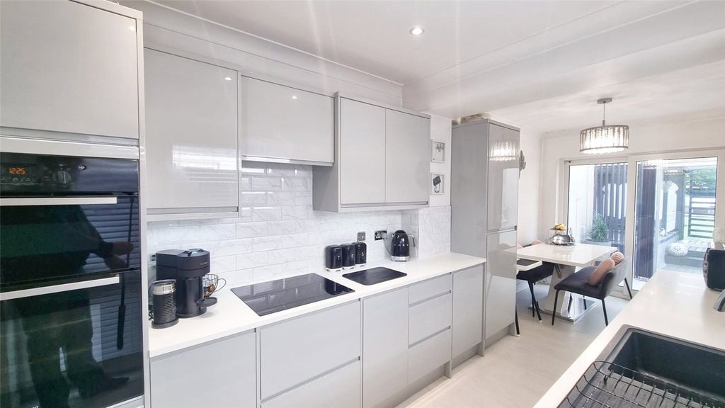 Property photo 3 of 18 Picture No. 26