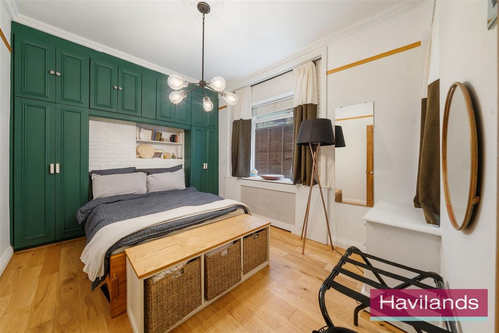 Property photo 2 of 24 Eversley Park Road-2.Jpg