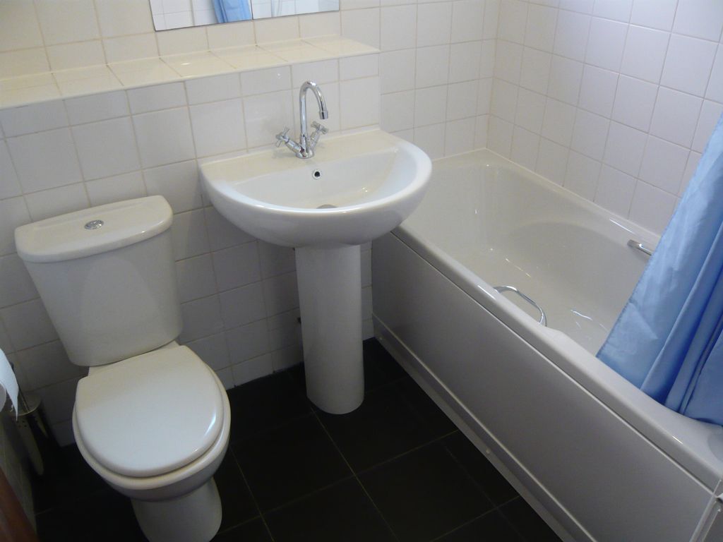 Property photo 3 of 5 Bathroom