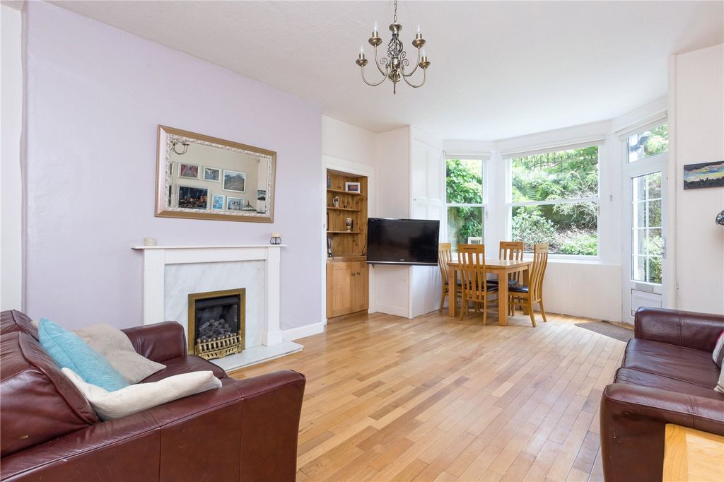 Property photo 2 of 18 Marchmont Street