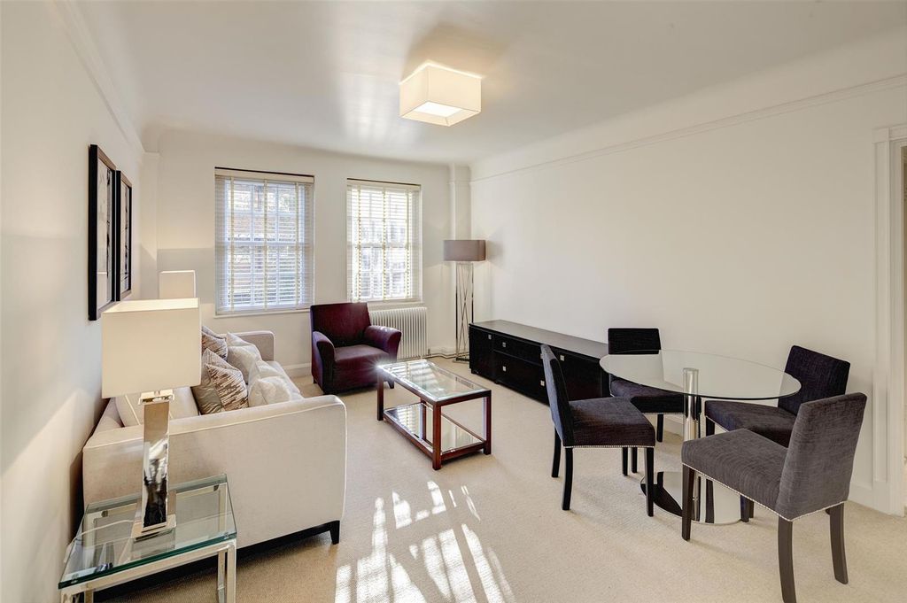 Property photo 2 of 8 Reception Room