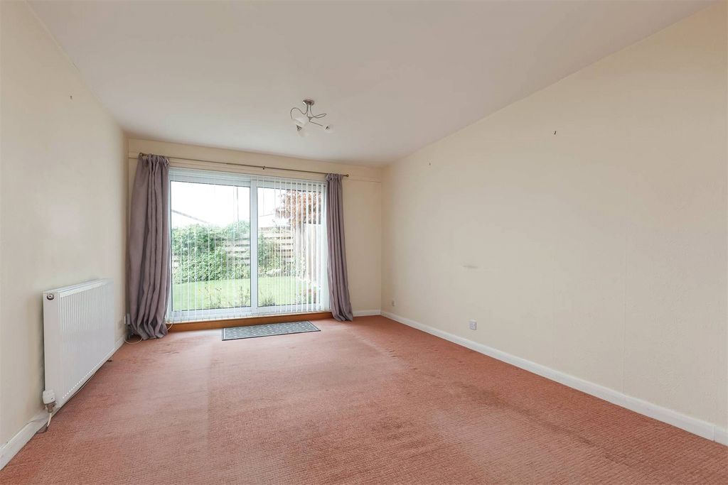 Property photo 2 of 20 Picture No. 17