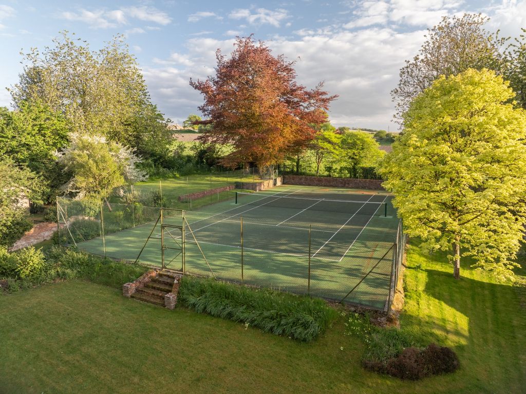 Property photo 3 of 16 Orchard House - Tennis Court 1