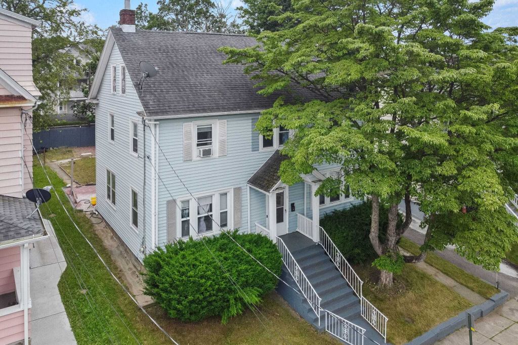Property photo 1 of 24