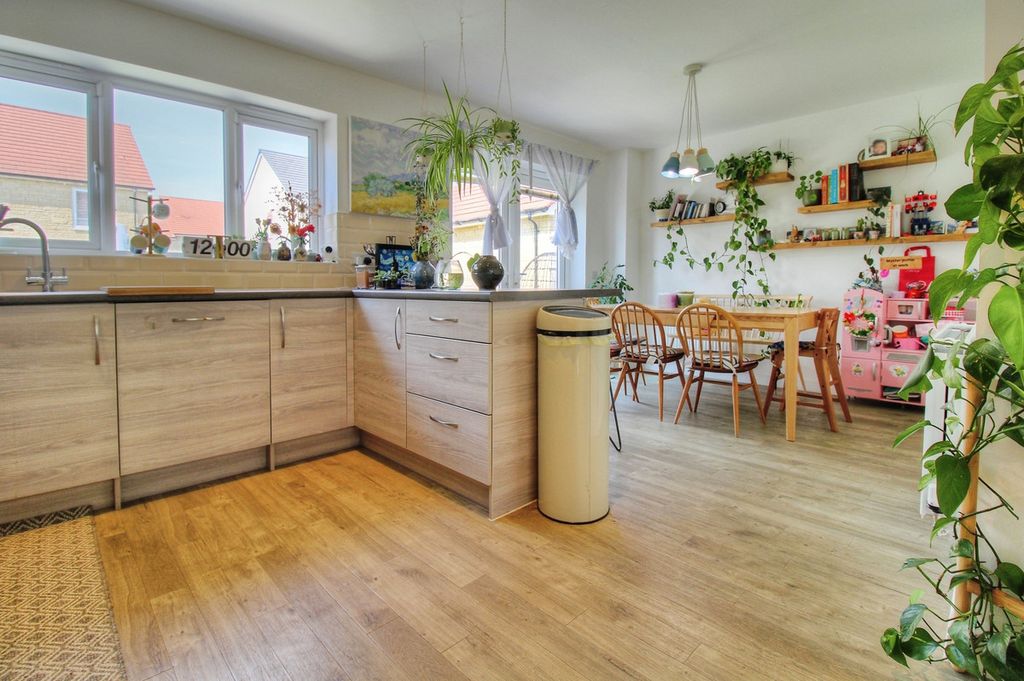 Property photo 3 of 24