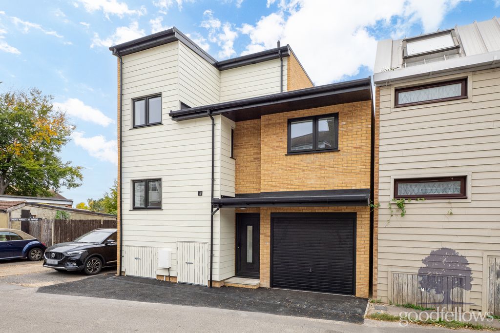 Property photo 2 of 15 Picture No. 20