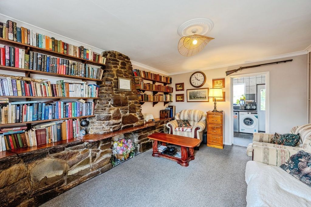 Property photo 3 of 19