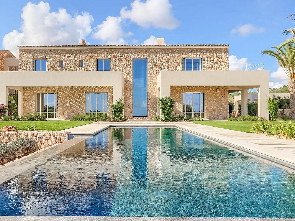 Property photo 2 of 50