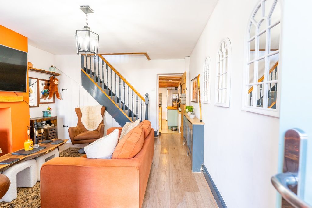 Property photo 3 of 45