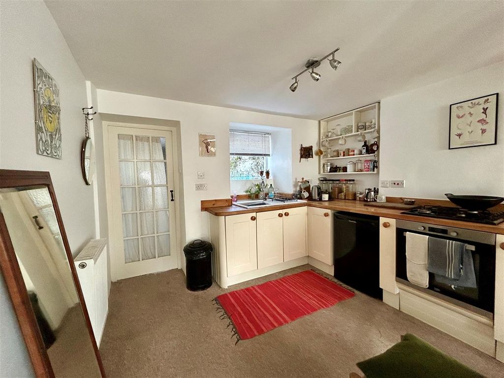 Property photo 3 of 11 6.Jpg