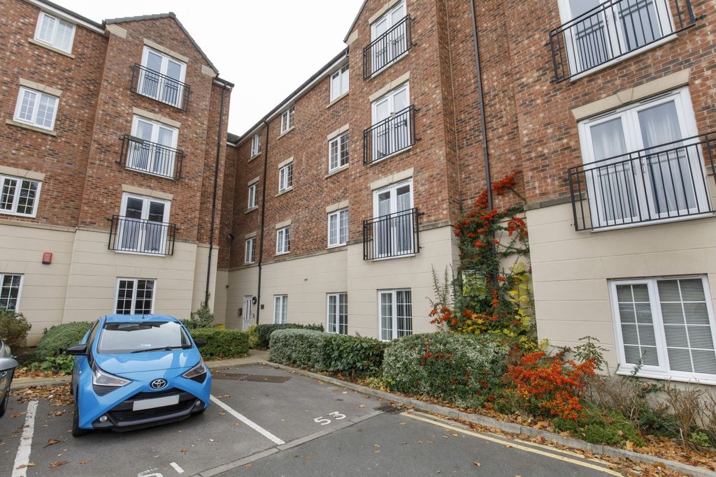 Property photo 3 of 12 I83A0058