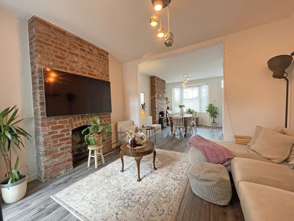 Property photo 2 of 18 Lorrimore Avenue 42 - Lounge Front.Jpg