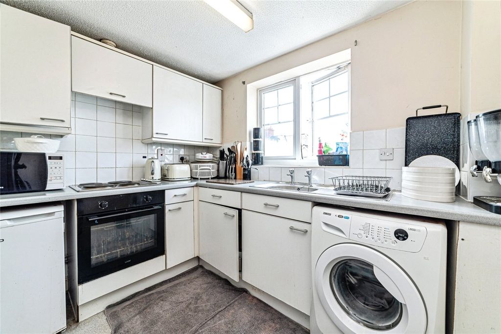 Property photo 2 of 15 Kitchen