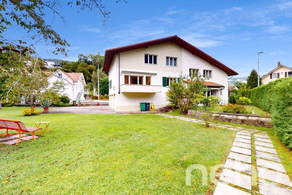 Property photo 2 of 13