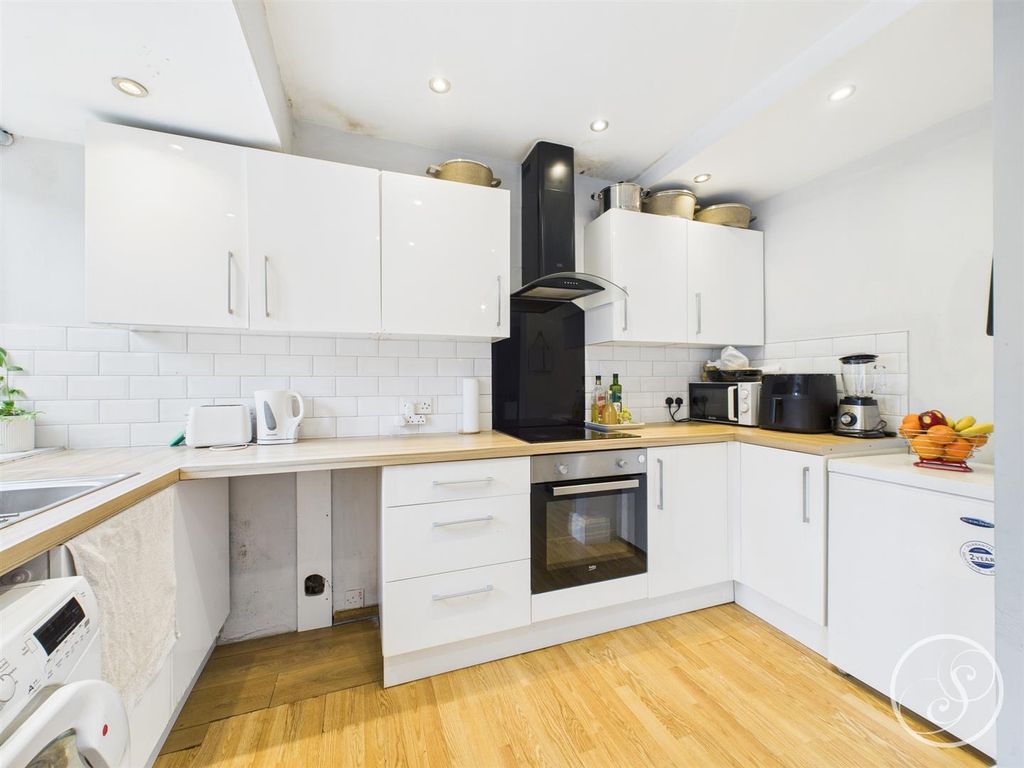 Property photo 2 of 8 Cam02071G0-Pr0717-Still003.Jpg