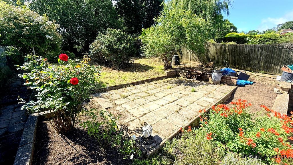 Property photo 3 of 13 South Facing Garden