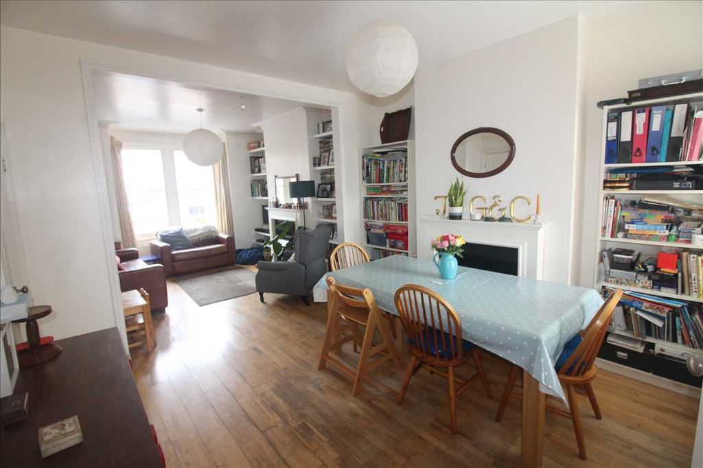 Property photo 3 of 13 Dining Area