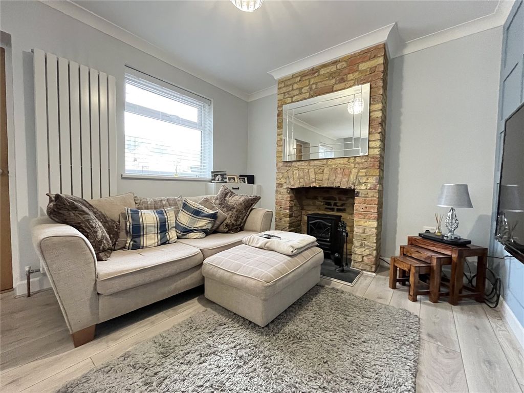 Property photo 3 of 23 Picture No. 21