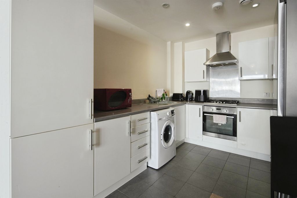 Property photo 3 of 17