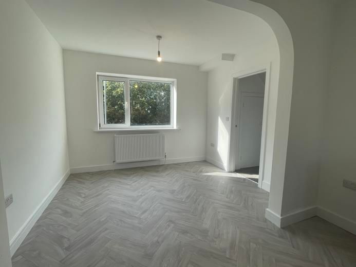 Property photo 3 of 11 Dining Room